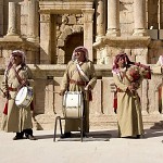 Les troubadours du Théâtre, Jerash. מוזיקה סקוטית בתיאטרון הדרומי 